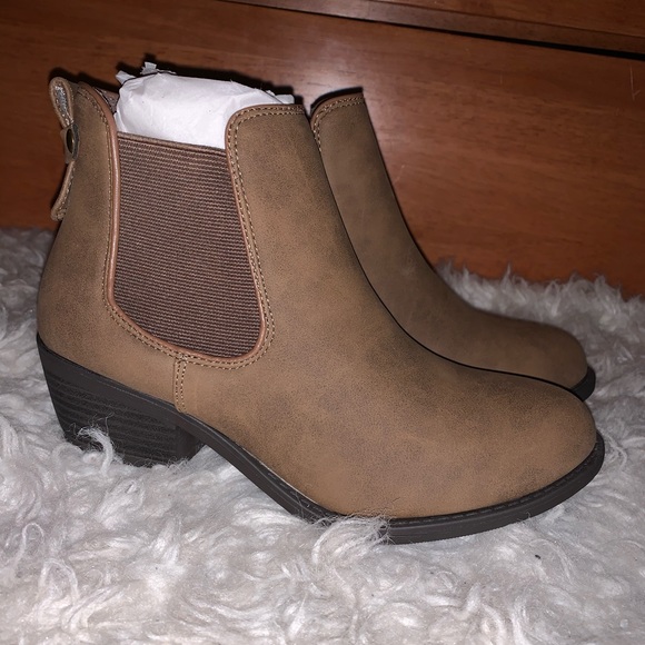 Morgan Rust Distressed Chelsea Boots - Picture 2 of 6